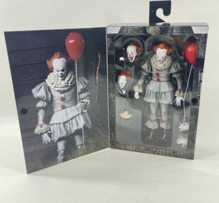 2017 It Pennywise Sculpture With Interchangeable Heads New In Box