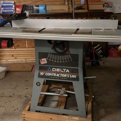 Delta 10” Contractor Table Saw Series 2000 w/ Fence & Stand