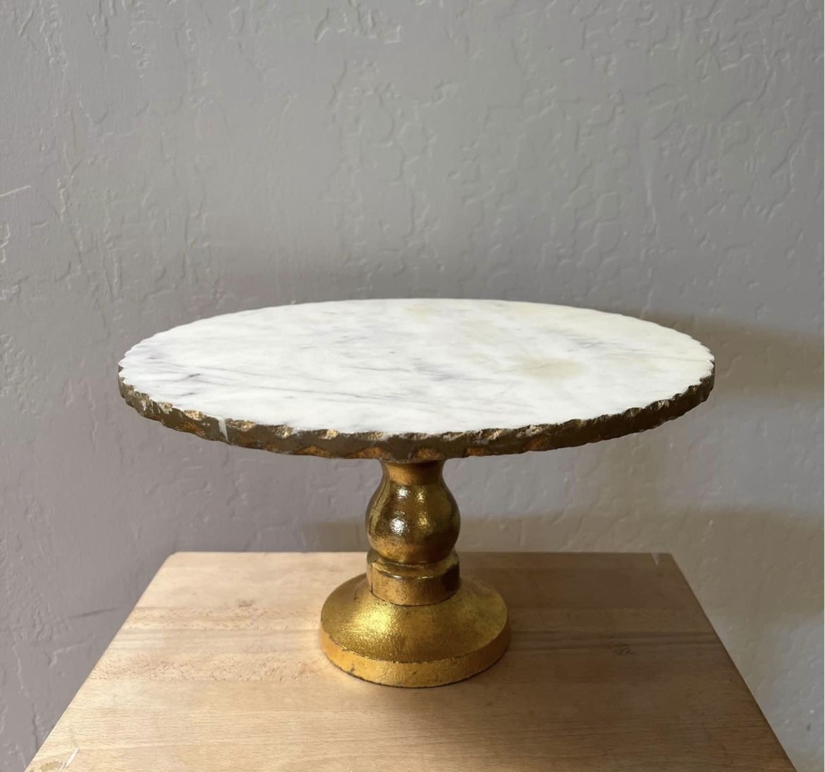 Marble and gold cake stand