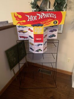 VINTAGE HOT WHEELS RACK