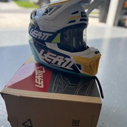 Leatt 7.5 Motocross Helmet 