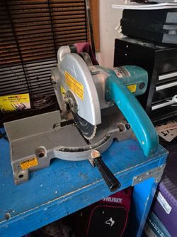 Makita mitre saw