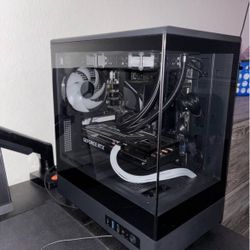 Clean Custom Gaming PC