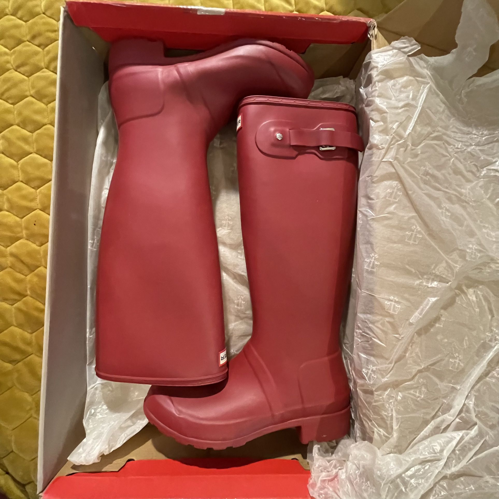 NEW! Hunter boots Tall Red, 9