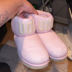 Pink Uggs Size 8