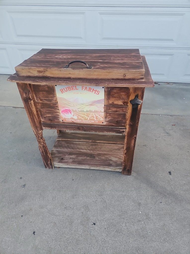 Wood Cooler IGLOO Inside 399
