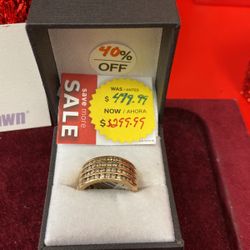 Ladies Ring 10k Gold