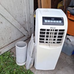 Della A/C portable unit