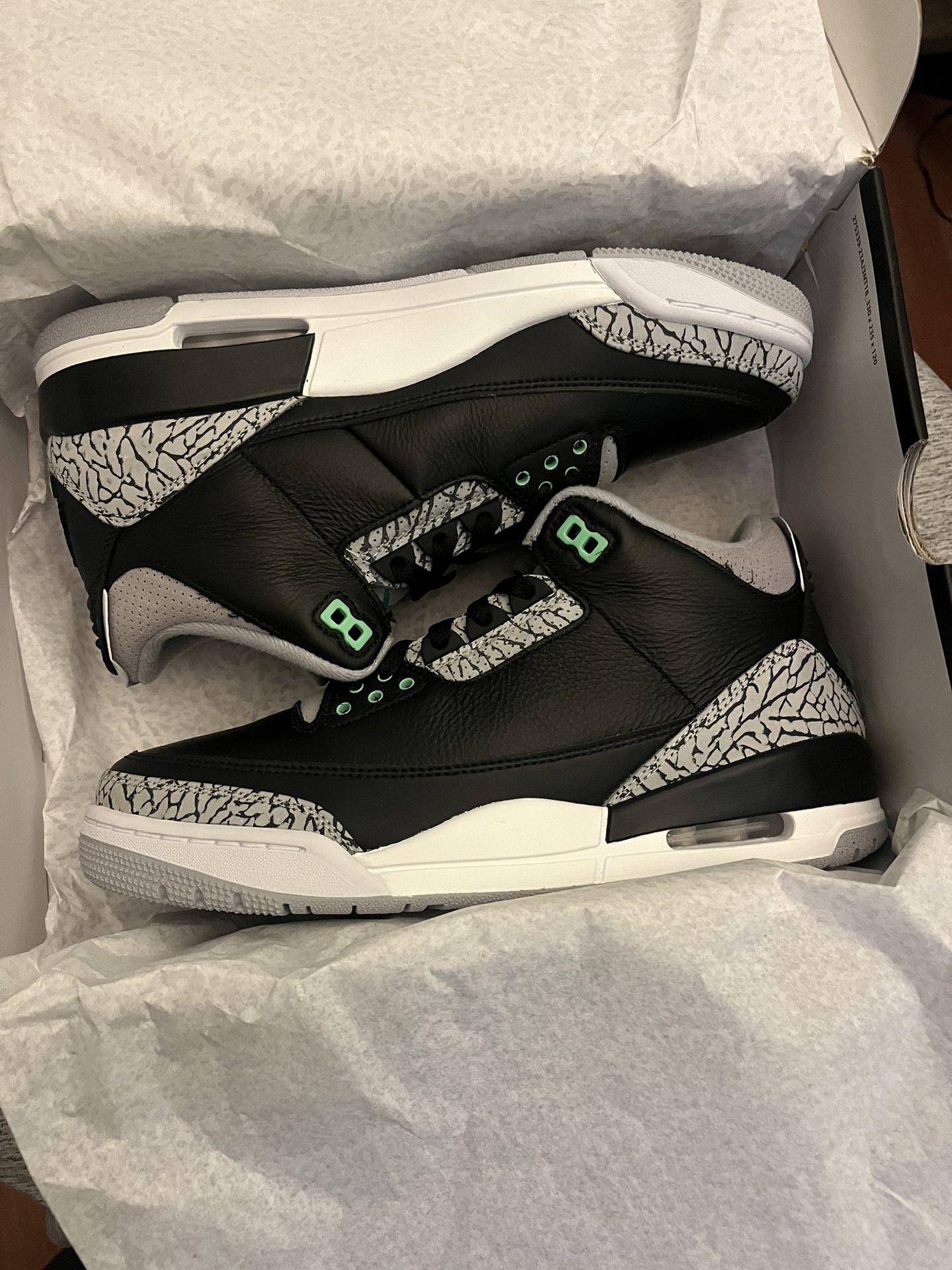 Air Jordan 3 Retro Green Glow - Size 9 Men’s - Brand New