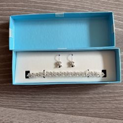 Floral Link Tennis Bracelet And earrings Gift set