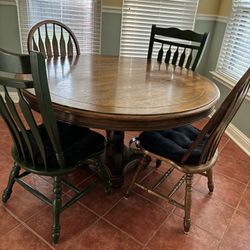 Wood Dining Room Table And 4 Chairs