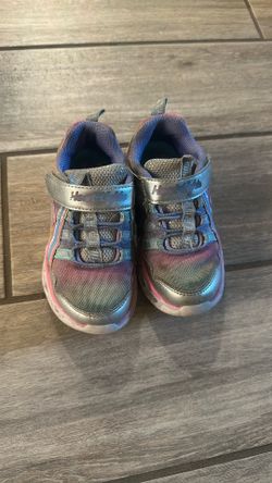 Girl’s Skechers shoes