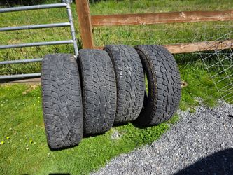 Toyo Open Country AT ii LT275/65r20 126/123S 10 ply Truck All Terrain Tires