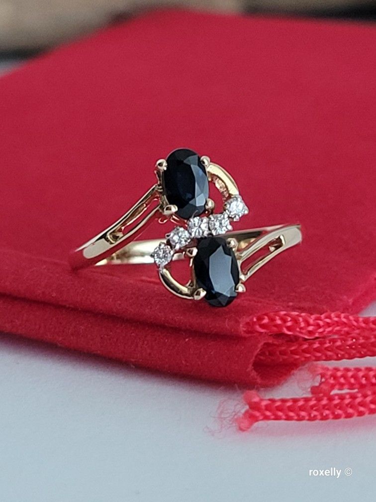 ⛔️RESERVED⛔️14k Size 6 Beautiful Solid Yellow Gold Sapphire and Genuine Diamond Ring! 👌🎁Post Tags: Anillo de Oro