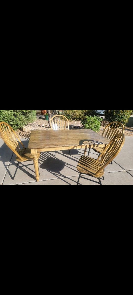 Kitchen Table 4 Chairs