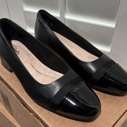 New Clarks Juliet Monte Women's Black Leather Slip-On Shoes (Women’s Size 8.5W) - $30