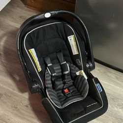 Graco click connect carseat and stroller 