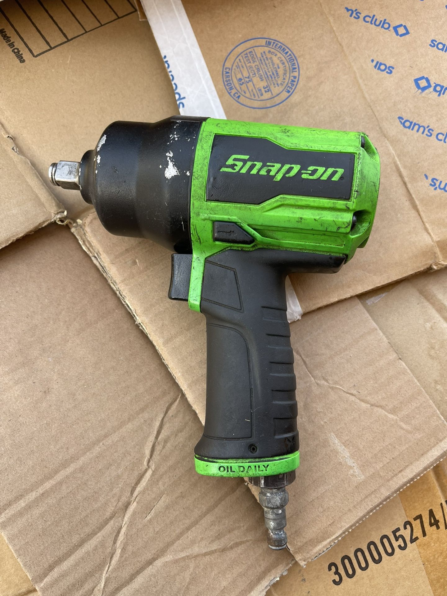 Snap-on™•1/2 Inch Heavy Duty Air Impact Wrench PT850 Green