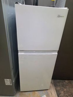 🔥 NEW SEASONS 4.5 CU. FT. COMPACT TOP FREEZER REFRIGERATOR – ONLY $180! 🔥
