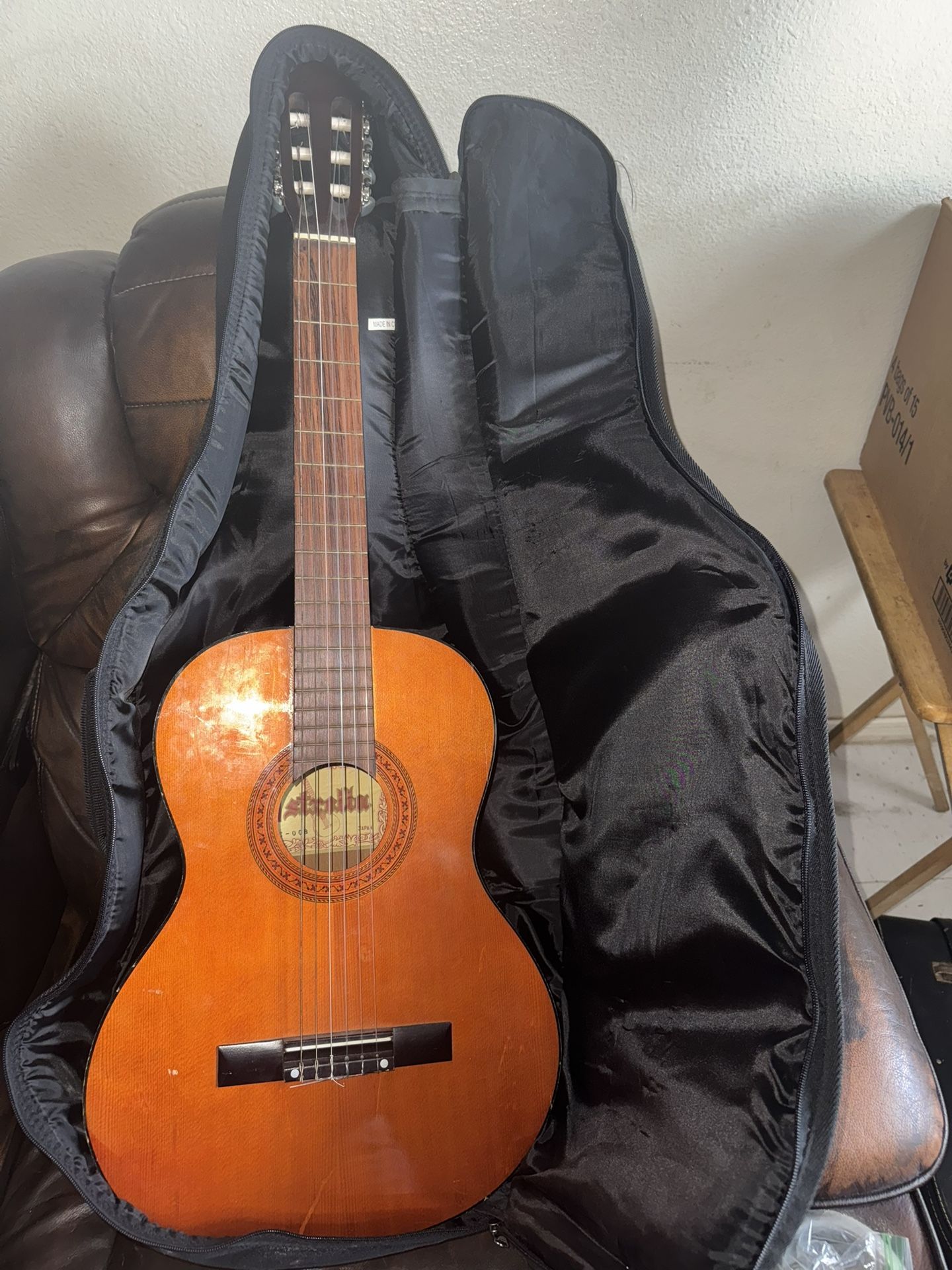 Classic Guitar Estrella 