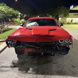 2016 Dodge challenger RT plus