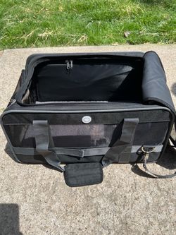 Pet carrier