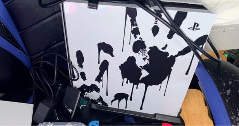 Limited edition ps4 pro 1TB