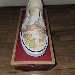 Women's size 6 Desert Vans