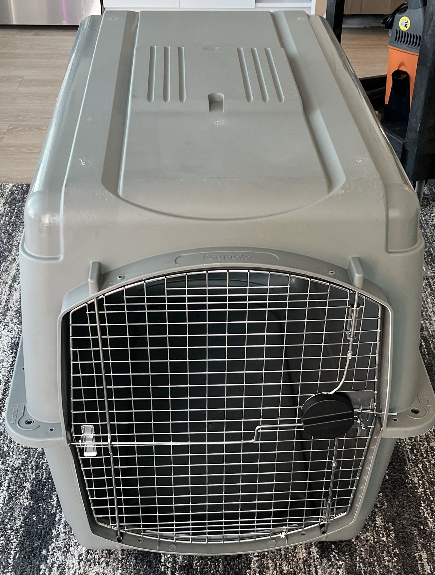 XL Pet Crate – 40″L x 21″W x 29″H
