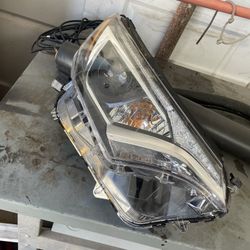 Toyota RAV4 Headlight Assembly Right Side