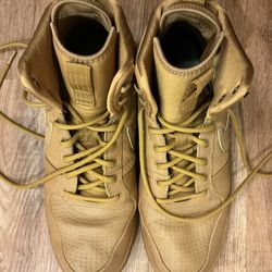 Men’s Nike Boots, Size 13
