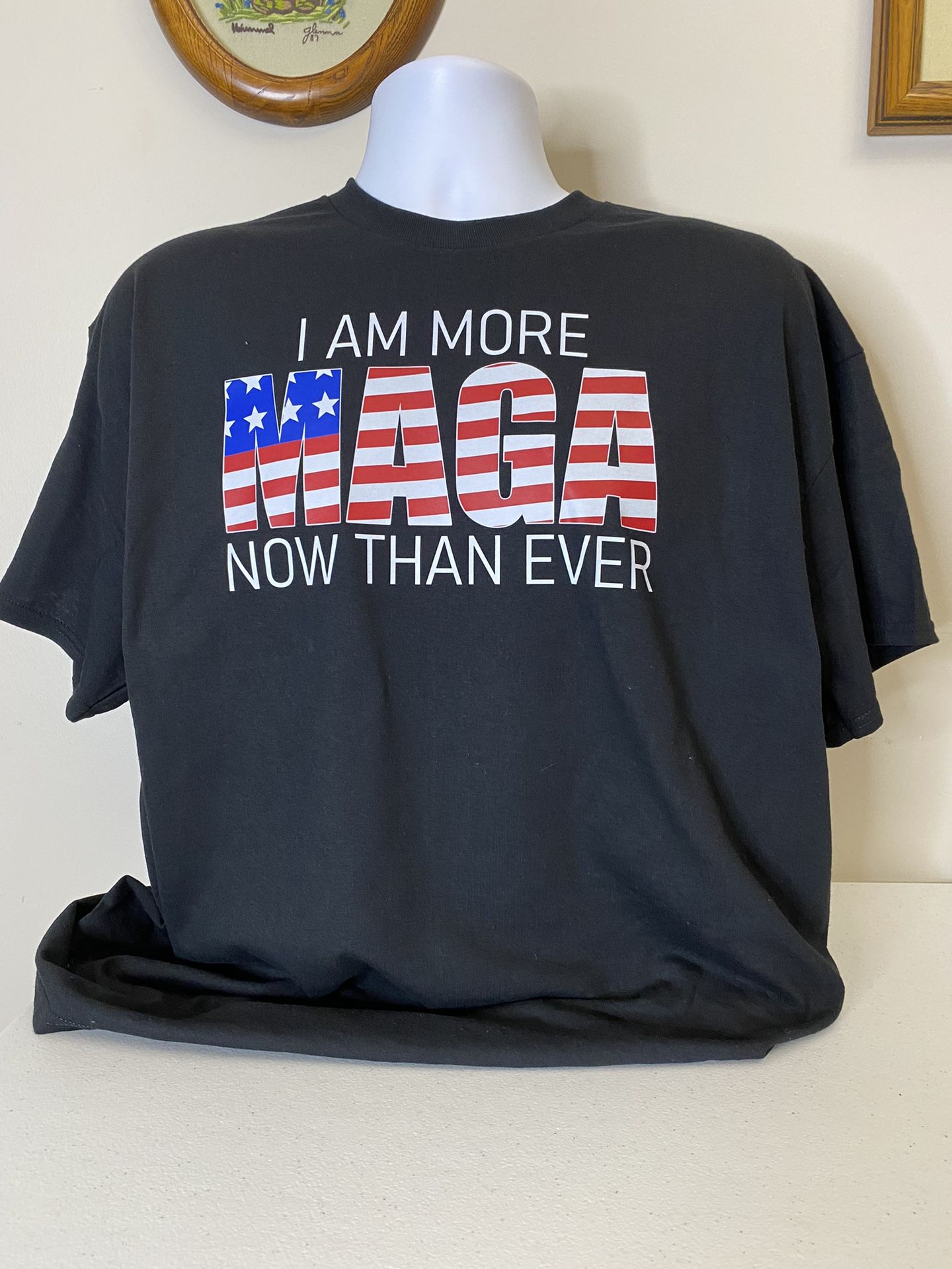 Trump Design T-shirt, NEW, Size XL,  (item 335)