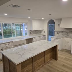 Countertop Installation & Slab Fabrication 