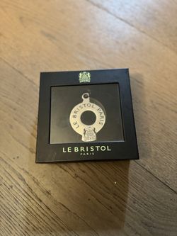 Le Bristol Paris keychain 
