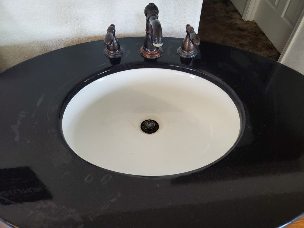 Solid Wood Bathroom Vanity With Granite Top