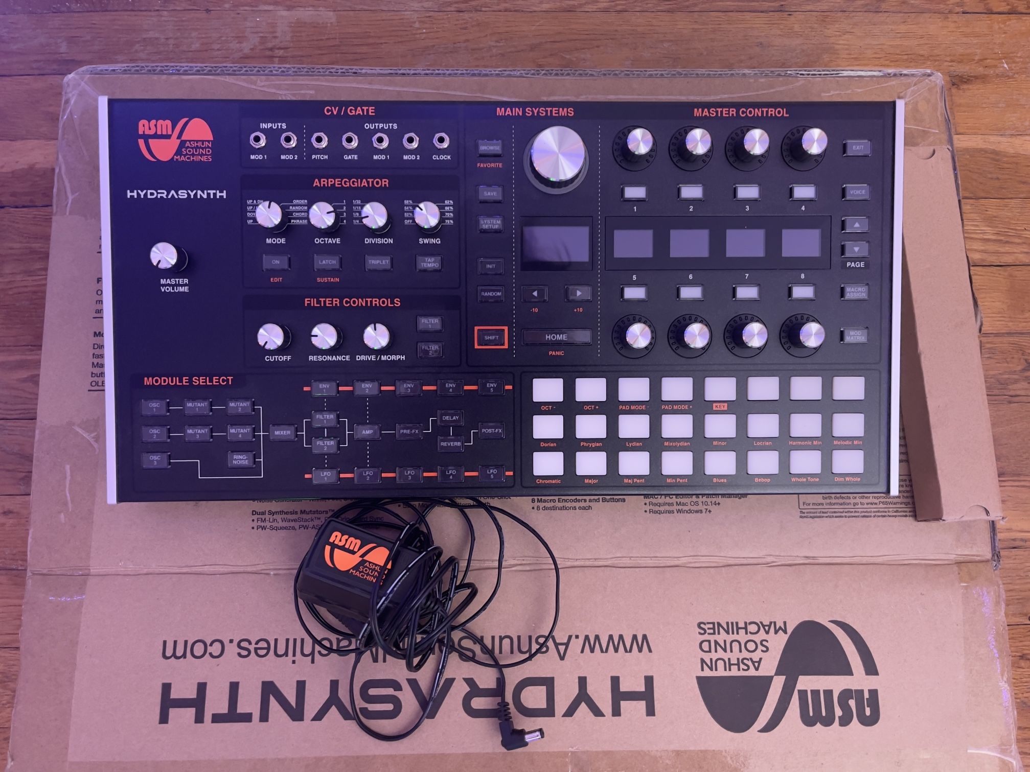ASM Hydrasynth Desktop 8-voice Polyphonic Wave Morphing Synthesizer/ Polifónico de Morphing de Ondas, 8 voces