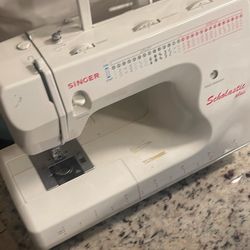 Singer Sewing Machine 