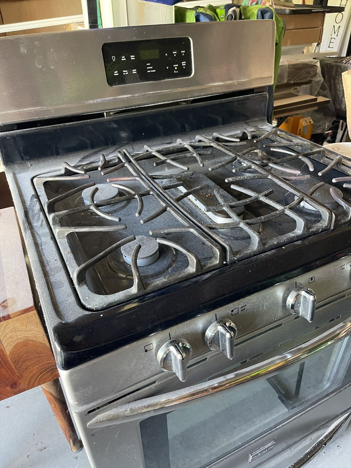 Frigidaire gallery, gas range