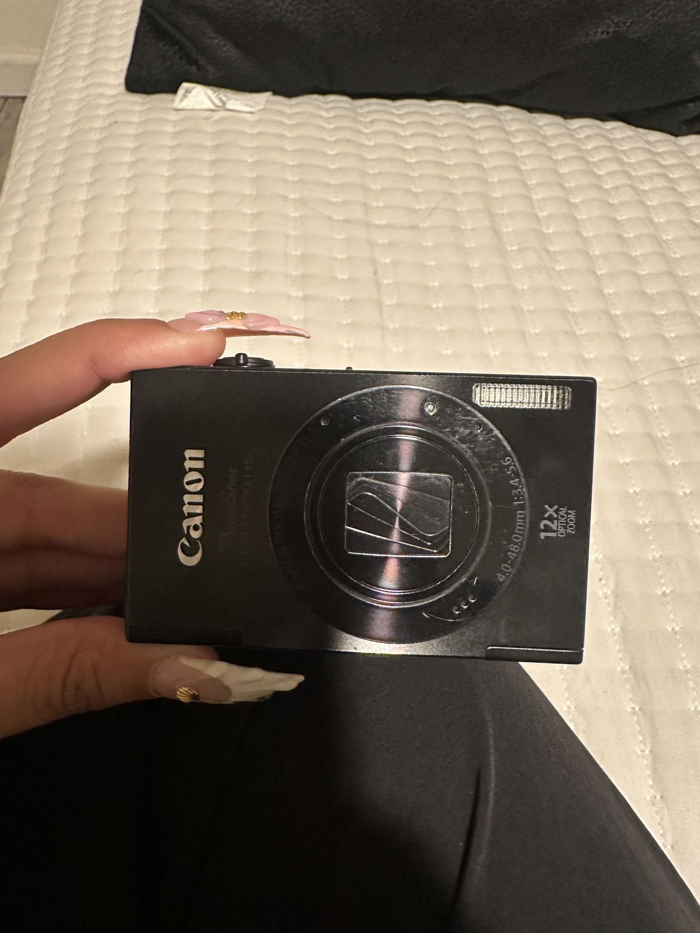 Canon power shot elph 520 HS
