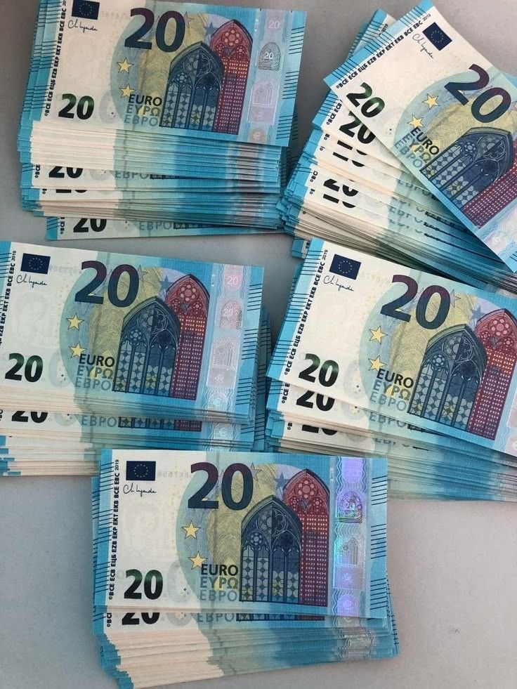 Lorenzo Card, Banknotes And Goods