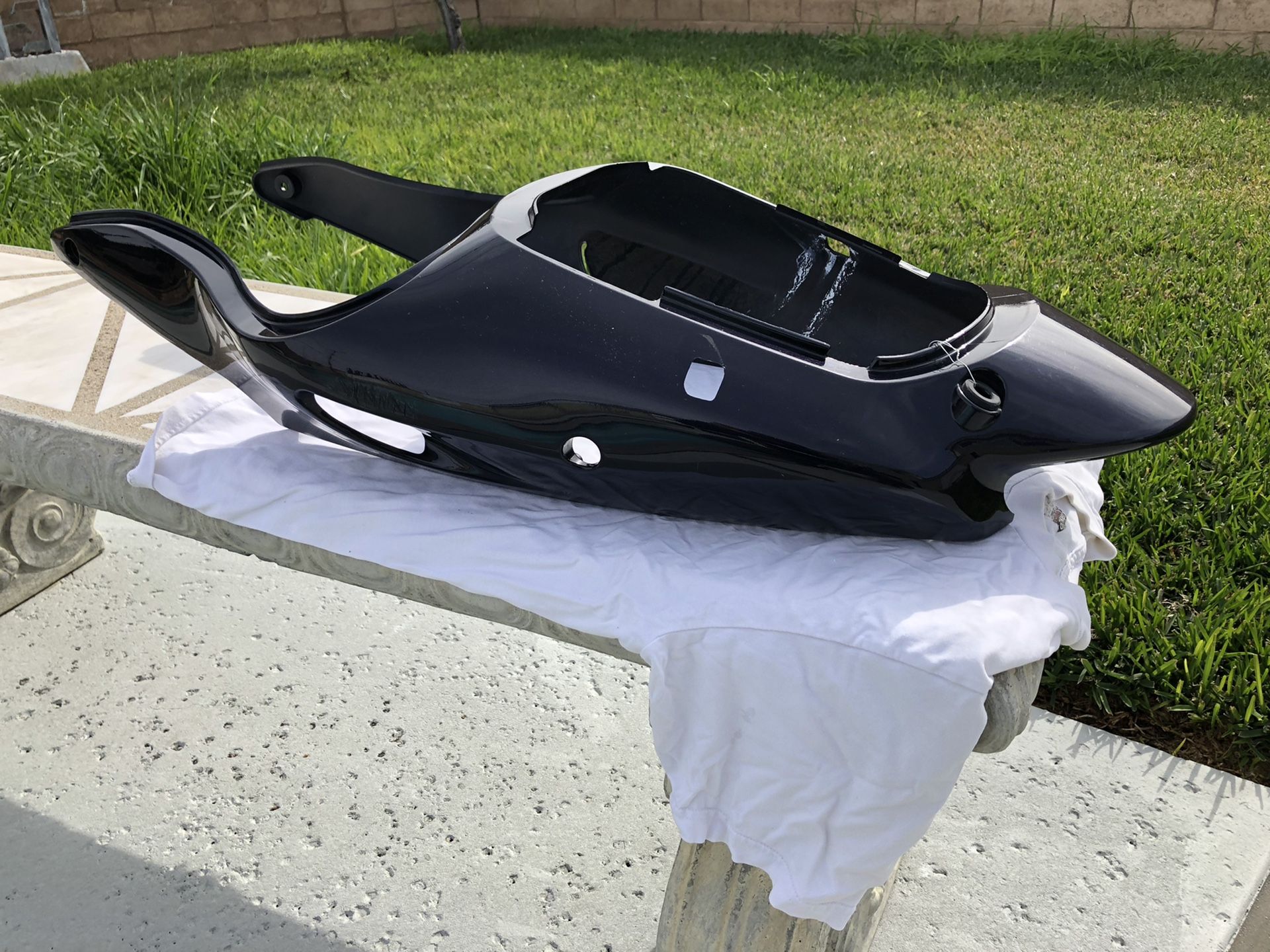その他 Au 00-01 Kawasaki ZX9R OEM tail section is available for purchase on