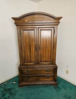 Wooden VINTAGE ARMOIRE (DELIVERY AVAILABLE)