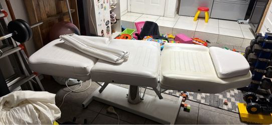 White Spa- Massage / Esthetic Treatment Table