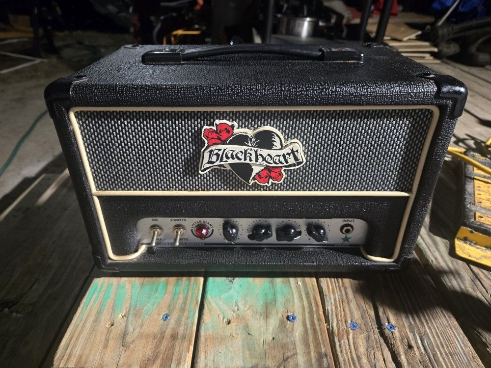 Black Heart Bh5 Head Guitar Amp