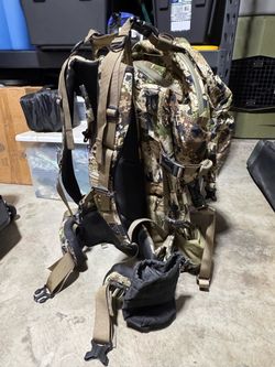 Mystery Ranch Size S/M Beartooth 80 Hunting/Hiking Backpack