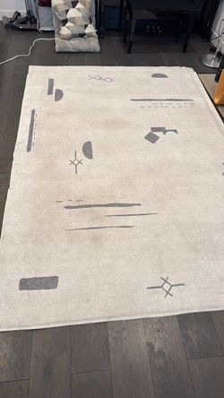 Washable Rug with Abstract Pattern