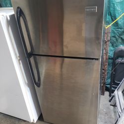 Frigidaire Refrigerator 66"×30"×28 1/2"