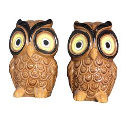 📦 Pair of very large vintage boho chic 1970s brown owl salt and pepper shakers