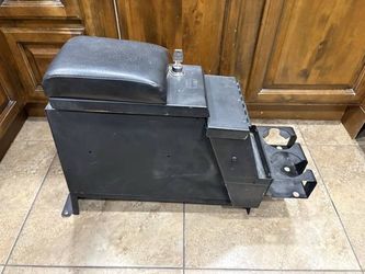Tuffy Lockable Universal Center Console Deluxe Stereo model