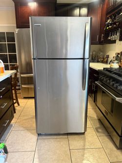Refrigerator w30